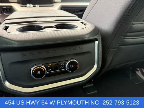 Used 2025 Ford Expedition Active AWD/4WD image 19