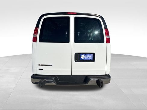 Used 2023 Chevrolet Express 2500 w/ Driver Convenience Package image 5