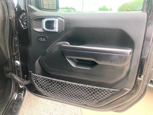 Used 2018 Jeep Wrangler Unlimited Sport S AWD/4WD image 12