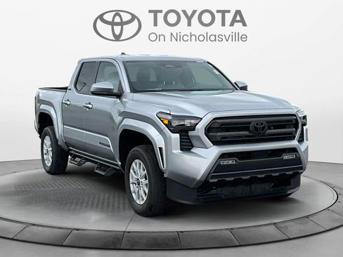 Used 2024 Toyota Tacoma SR5 AWD/4WD image 8