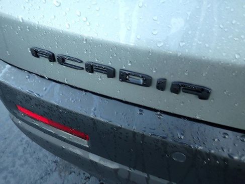 Certified 2023 GMC Acadia SLE w/ Driver Convenience Package image 6