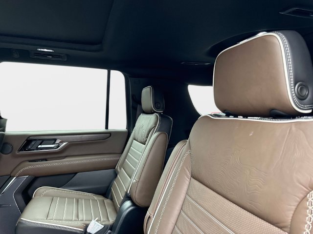 New 2027 GMC Yukon XL Denali Ultimate AWD/4WD image 15