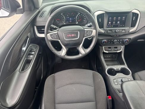 Used 2023 GMC Terrain SLE w/ Driver Convenience Package image 16