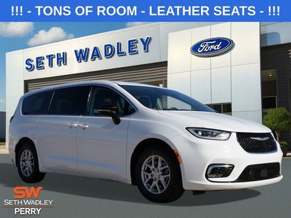 Used 2024 Chrysler Pacifica Touring-L