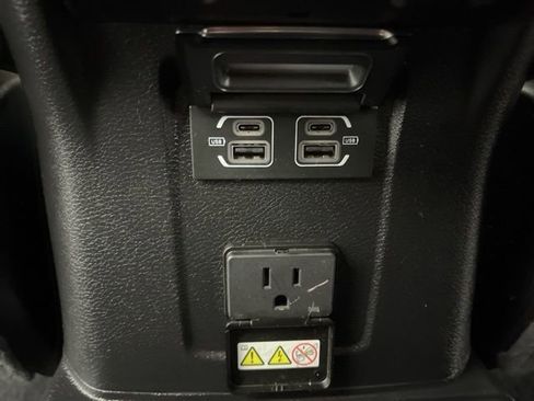 Used 2022 Jeep Gladiator Sport image 40