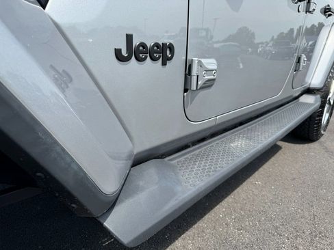Used 2020 Jeep Wrangler Unlimited Sahara AWD/4WD image 15