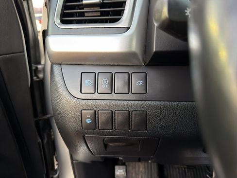 Used 2017 Toyota Highlander XLE image 22