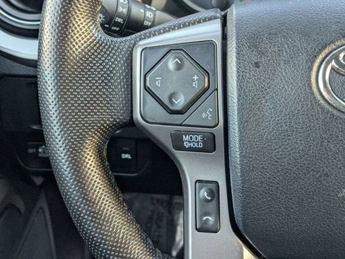 Used 2016 Toyota Tacoma SR5 image 21