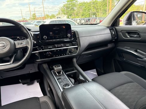 Used 2025 Nissan Pathfinder SV AWD/4WD image 22