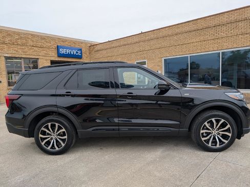 New 2026 Ford Explorer ST-Line AWD/4WD image 5