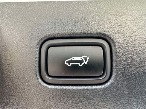 Certified 2023 Hyundai Tucson Limited AWD/4WD image 11