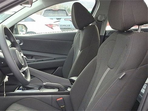 New 2026 Hyundai Elantra SE image 7