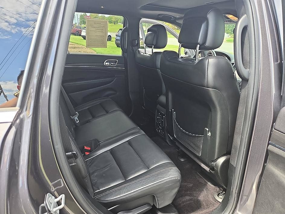 Used 2017 Jeep Grand Cherokee Limited AWD/4WD image 22