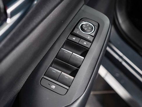 New 2026 Toyota Prius Plug-In Hybrid FWD image 23