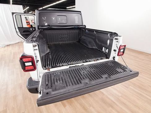 Used 2020 Jeep Gladiator Overland AWD/4WD image 24