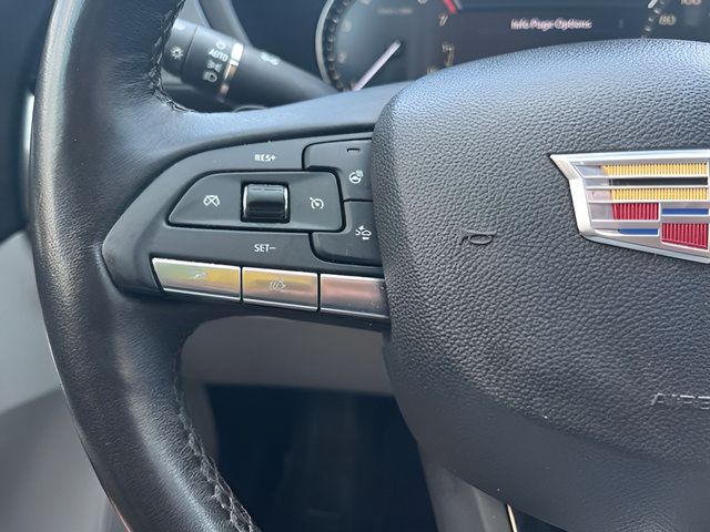 Used 2023 Cadillac XT4 Luxury w/ Cold Weather Package FWD image 18