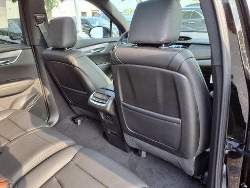 New 2025 Cadillac XT6 Luxury image 22