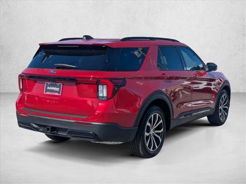 New 2026 Ford Explorer ST-Line image 2