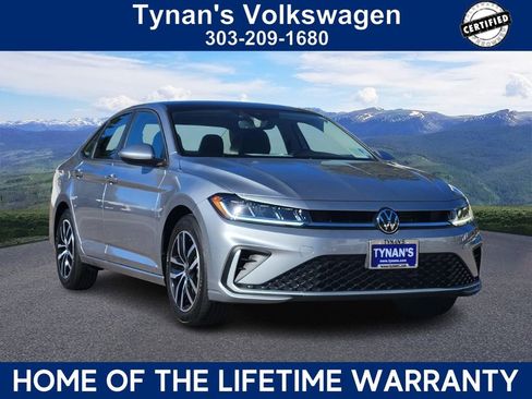 Certified 2025 Volkswagen Jetta SE w/ Sunroof Package image 1