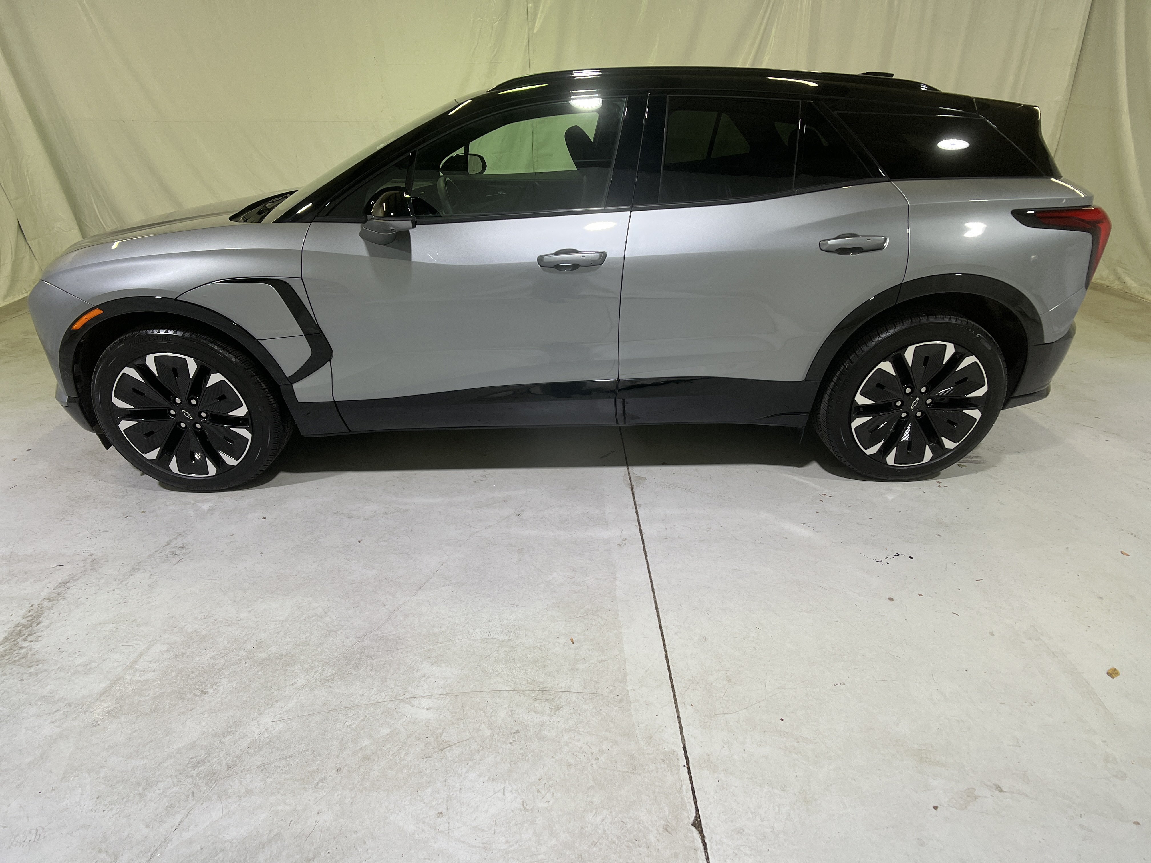 Used 2026 Chevrolet Blazer EV RS w/ Super Cruise Package AWD/4WD image 8