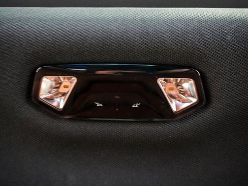 Used 2023 BMW 760i xDrive w/ Luxury Rear Seating Package image 12