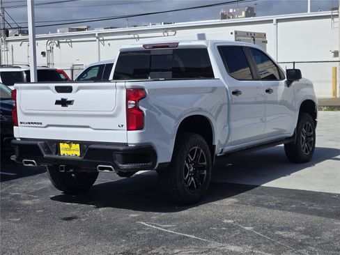 Used 2025 Chevrolet Silverado 1500 LT Trail Boss w/ Convenience Package II AWD/4WD image 6