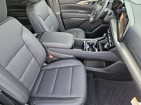 New 2027 Chevrolet Traverse LT w/ Midnight/Sport Edition FWD image 14