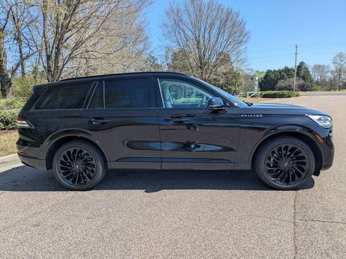 Used 2023 Lincoln Aviator Black Label w/ Jet Package image 7
