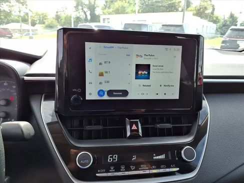 Used 2023 Toyota Corolla LE image 24