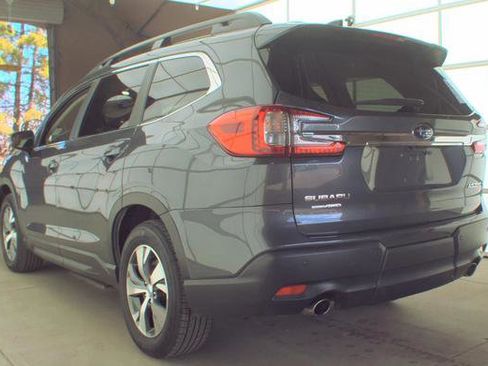 Used 2025 Subaru Ascent Premium image 11