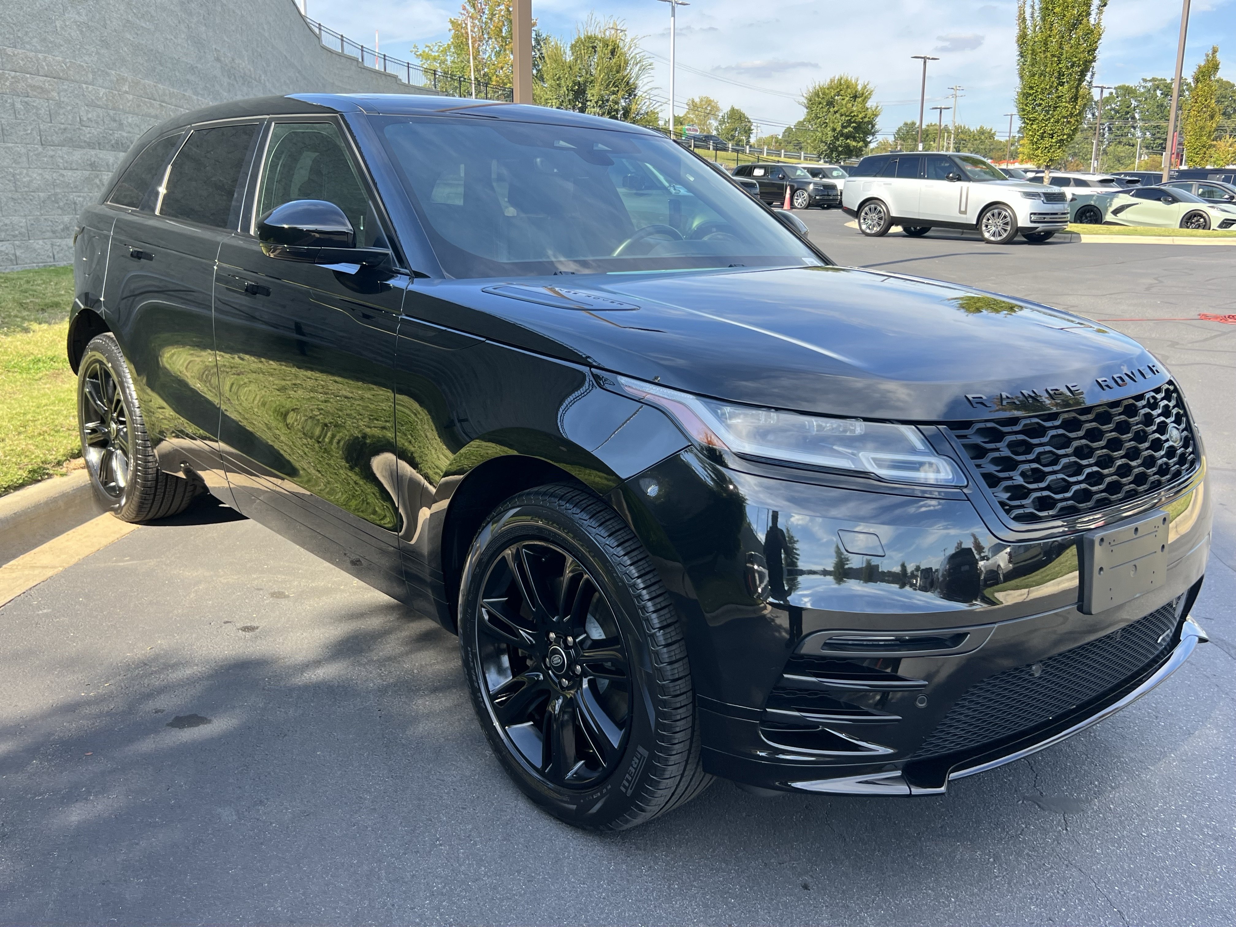 Certified 2023 Land Rover Range Rover Velar R-Dynamic S AWD/4WD image 9