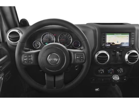 Used 2015 Jeep Wrangler Sahara w/ Connectivity Group AWD/4WD image 10