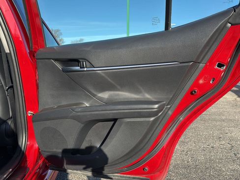 Used 2023 Toyota Camry SE image 14