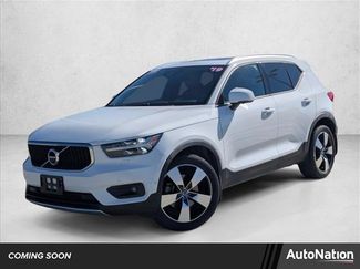 Used 2019 Volvo XC40 T5 Momentum video 1