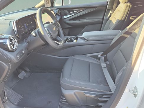 New 2025 Chevrolet Blazer EV LT image 6