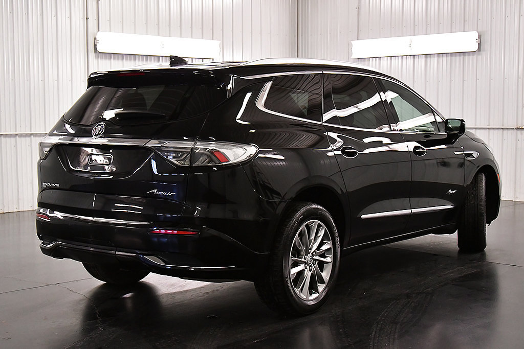 Used 2024 Buick Enclave Avenir w/ Avenir Technology Package AWD/4WD image 7