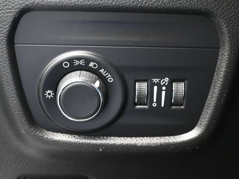 Used 2024 Jeep Grand Cherokee Altitude AWD/4WD image 16