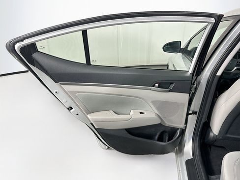 Used 2018 Hyundai Elantra SEL FWD image 25