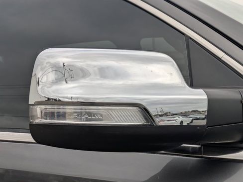 Used 2022 RAM 1500 Limited w/ Body Color Bumper Group image 11