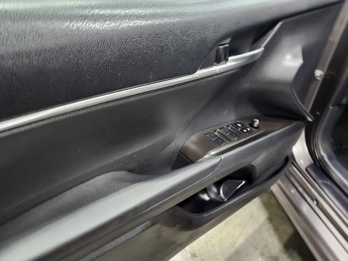 Used 2024 Toyota Camry SE w/ Convenience Package image 17