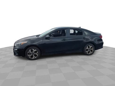 Used 2019 Kia Forte LXS FWD image 4