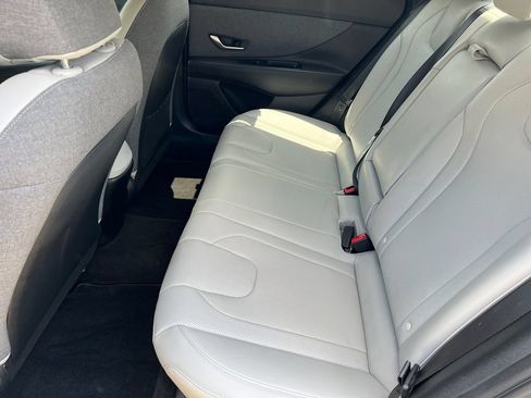 Used 2022 Hyundai Elantra Limited w/ Cargo Package FWD image 15