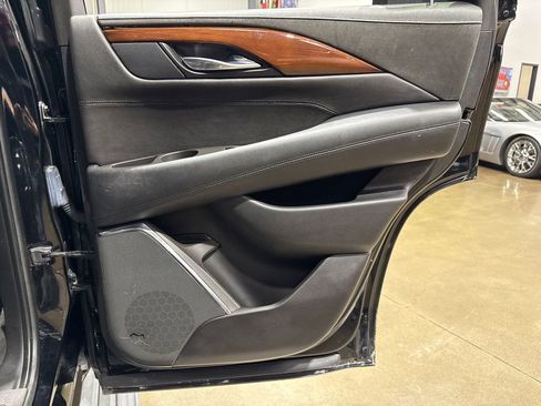 Used 2015 Cadillac Escalade Premium RWD image 61