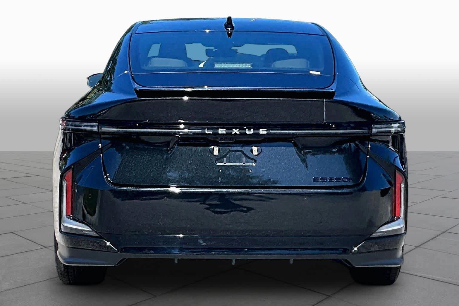 Used 2026 Lexus ES 350h w/ Accessory Package (K3) FWD image 5
