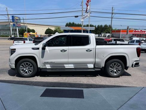 Used 2022 GMC Sierra 1500 Denali w/ Technology Package AWD/4WD image 6