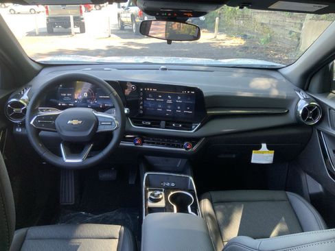 New 2026 Chevrolet Equinox LT w/ Convenience Package II image 14