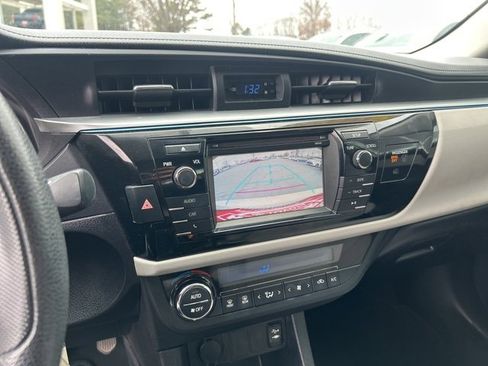 Used 2015 Toyota Corolla LE image 21