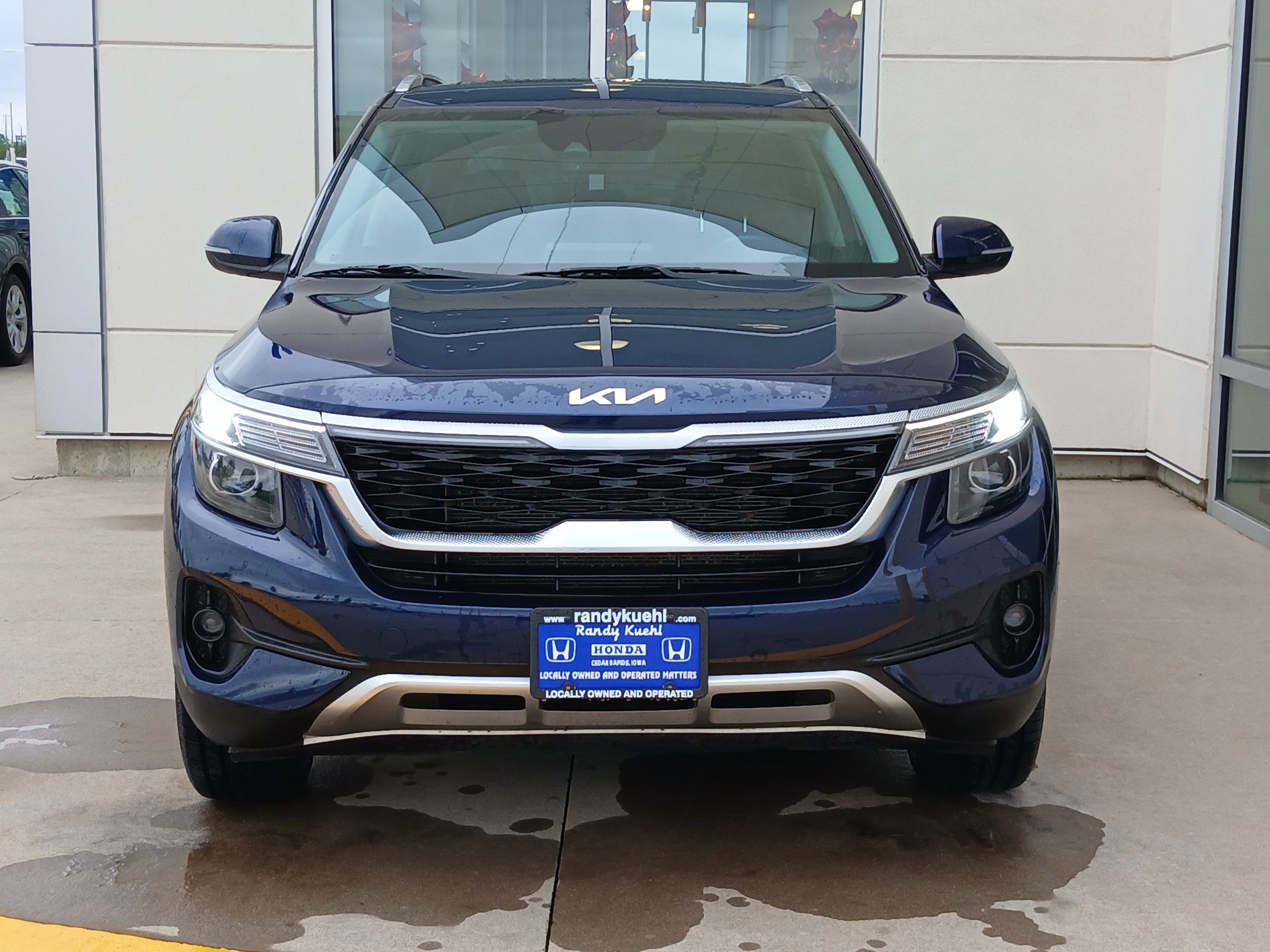 Used 2023 Kia Seltos EX AWD/4WD image 3