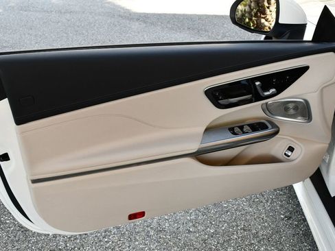 Used 2025 Mercedes-Benz CLE 300 4MATIC Cabriolet image 55