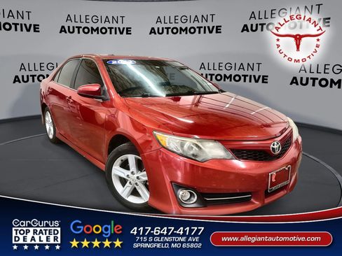 Used 2012 Toyota Camry SE FWD image 1